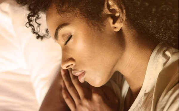 The importance of sleep for your skin: understanding Alpha Waves